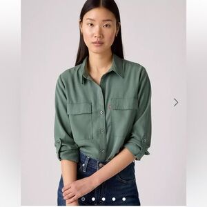 NWOT Levi's premium Doreen green utility shirt size S